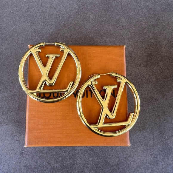 Gold Earrings - Picture 1 of 2